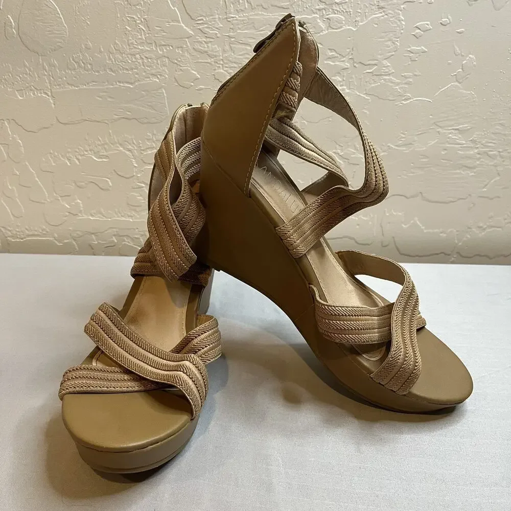 Platform Wedge Sandal Size 9 Tan Strappy Zip Up Back Shoes Sandals Open Toe - Picture 2 of 11